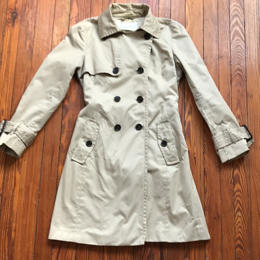 Banana republic trench coat lined